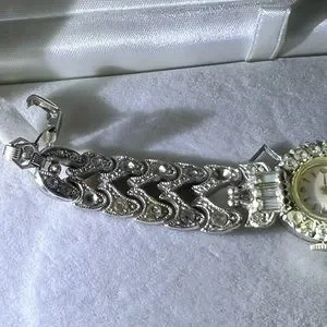 Just in- vintage Harvester jeweled watch Vintage Harvester 7 Jewel Womens Ladies Wrist Watch | eBay main image 2